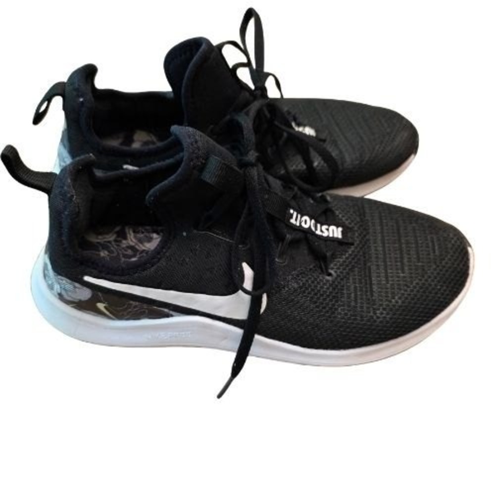 Nike Free TR 8 Black White Floral Women's Training Shoes AA1209-010 Size 7.5